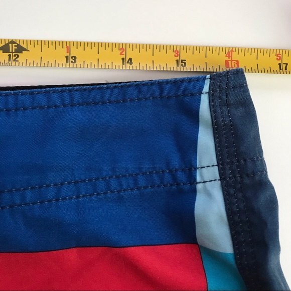 Hurley Board Shorts Blue Red Large Check Plaid Mens Size 32 Bathing Suit - Picture 5 of 9